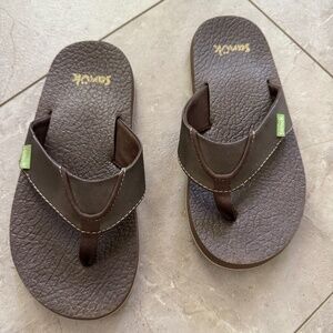 Sanuk kids sandals
